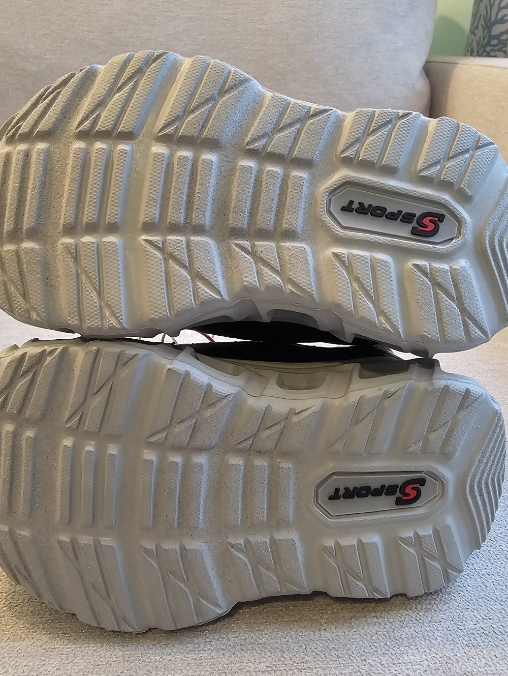 NWT Skechers Toddler Light Up Sneakers- Size 6 - Picture 4 of 4